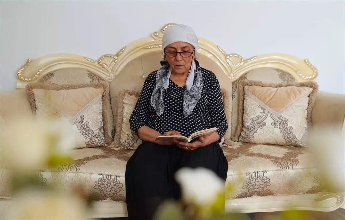 60 yasinda lise diplomasi aldi viWq39JY