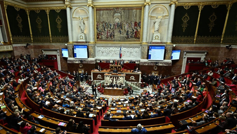 fransada hukumet dustu DkwKuQDV