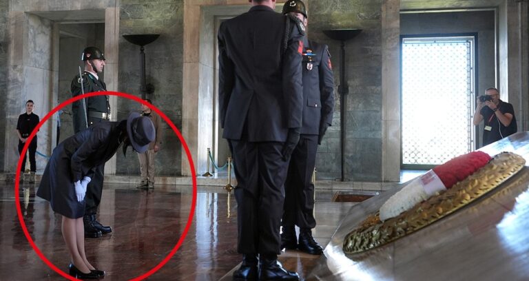 prenses atanin huzurunda saygiyla egildi YEM8PGuq