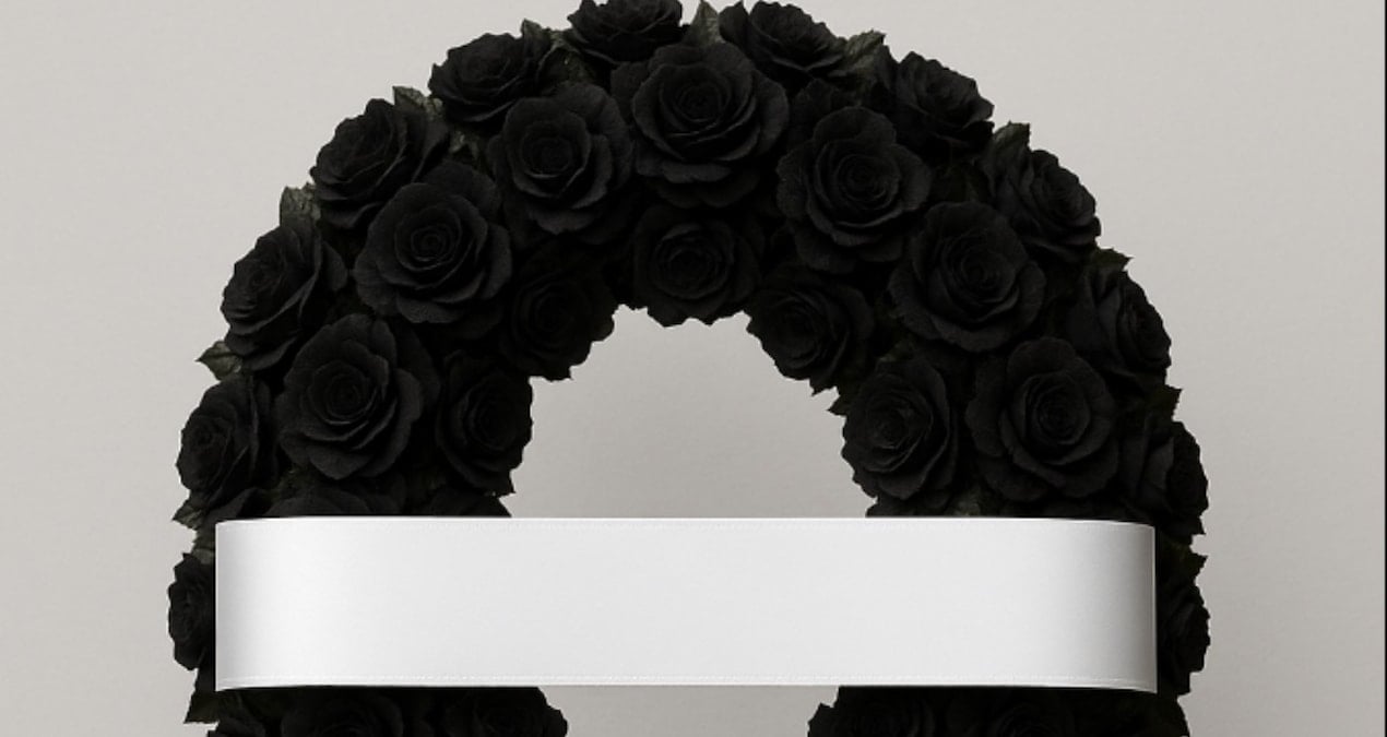 yunanistan konsoloslugu onune siyah celenk COzBmWe7