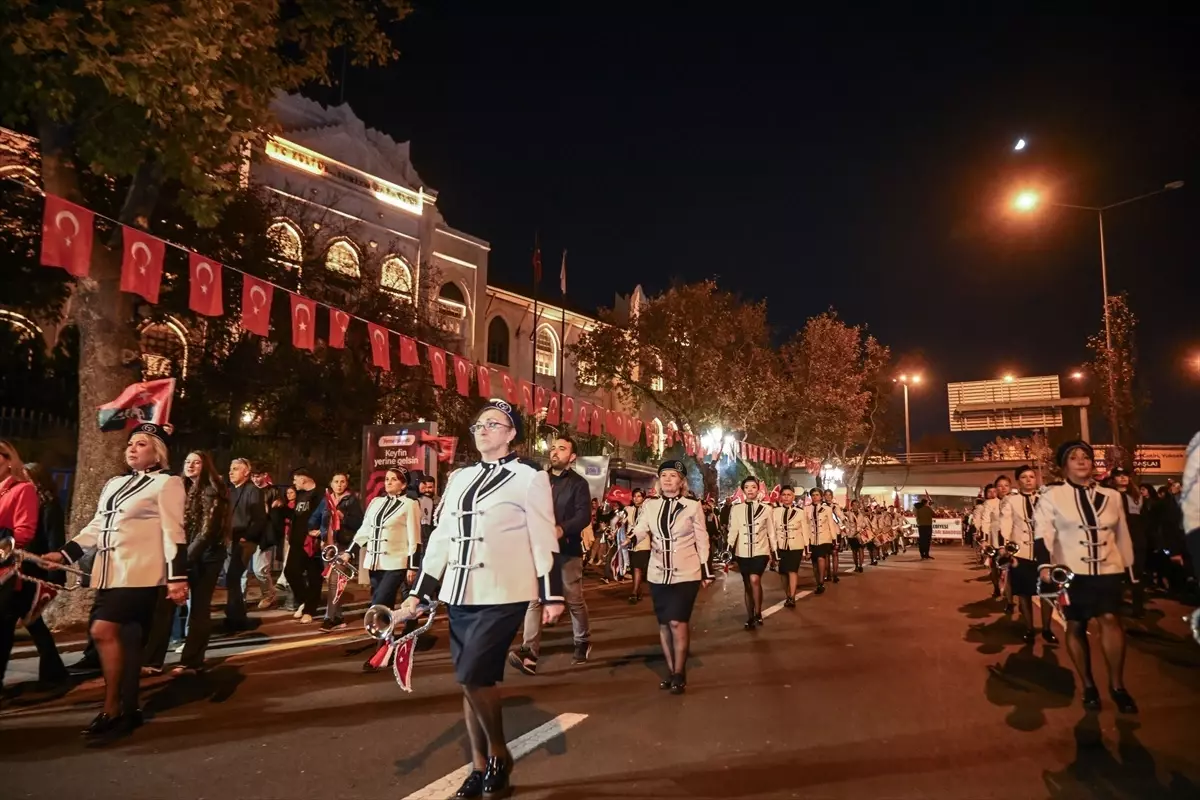 ankarada cumhuriyet bayrami fener alayi dk4WDXKq.jpg