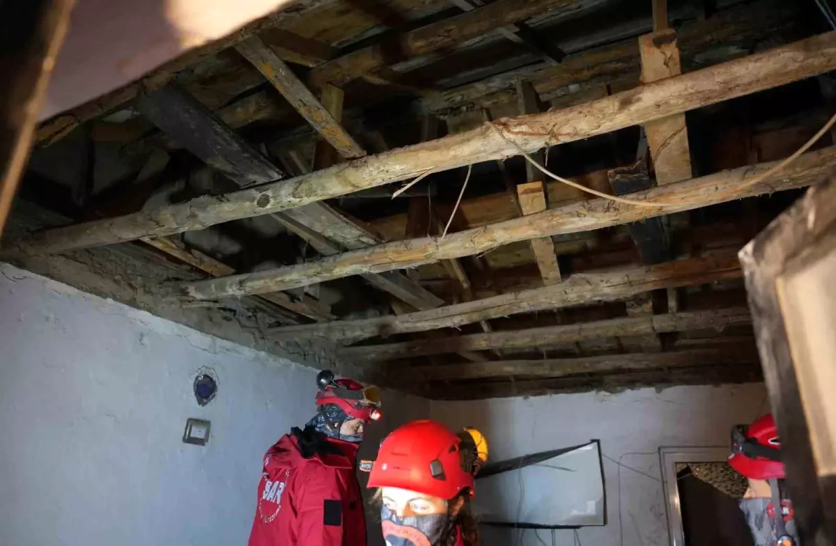 denizlide dugun hazirligi sirasinda tavan coktu 6 yarali ROwAIqr8.jpg