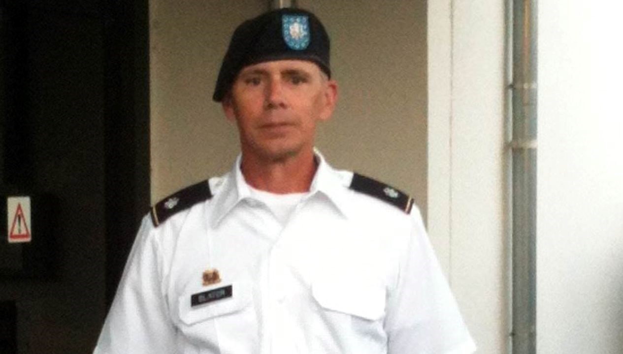 gizli bilgileri arkadaslik sitesinde paylasan emekli subaya 6 yil hapis r6wfASV6