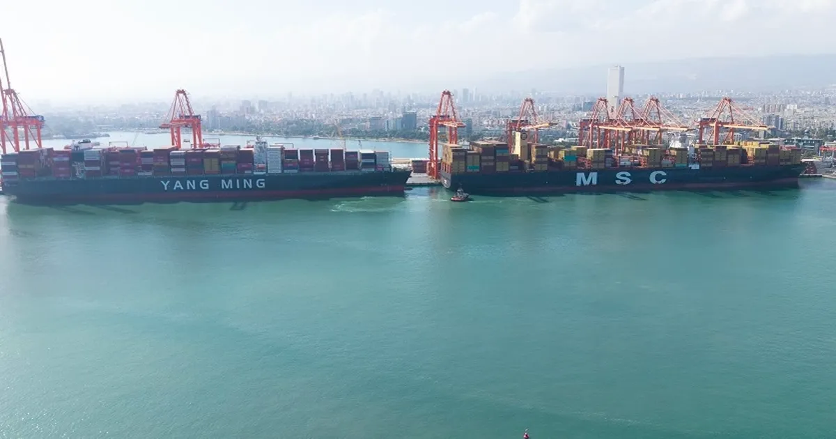 mersinin yeni terminali 400 metrelik mega gemiyi karsiladi WuHYkvrs