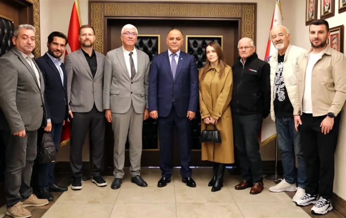 polis ve vatandas el ele huzurlu sakarya icin u2RFcAkj.jpg