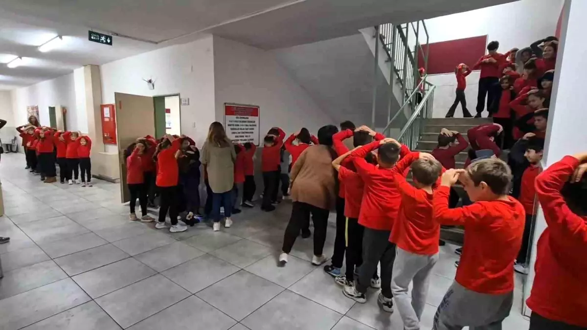 tekirdagda deprem tatbikati basariyla gerceklestirildi 1FgYls7E.jpg