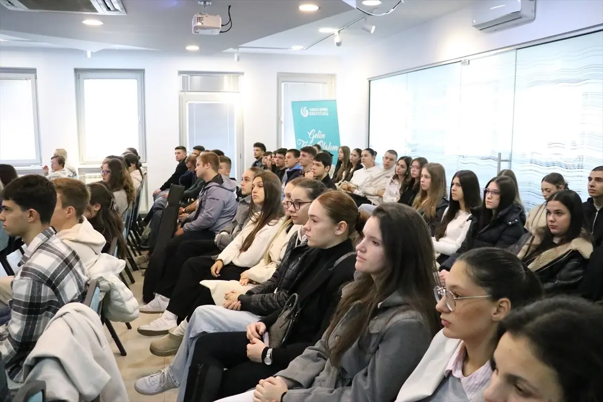 uskupte turk enstrumanlari atolyesi acildi r24Xy7m5.jpg