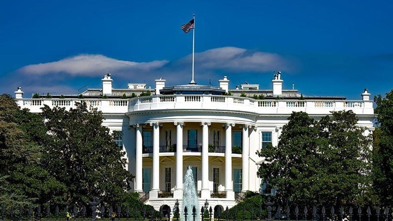 beyaz saray abd baskani trump pazartesi gunu suriye cumhurbaskani sara ile gorusecek srlgVyTQ.jpg