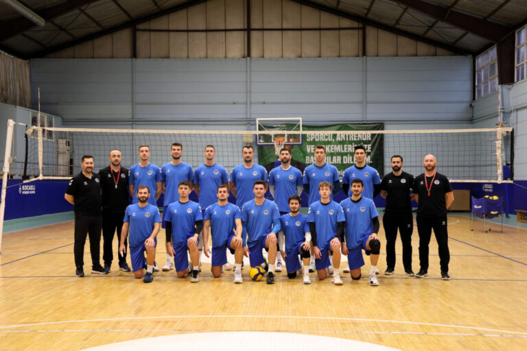 kagitspor-voleybolda-efeler-ligi-diyor-whQM2lD2.jpg