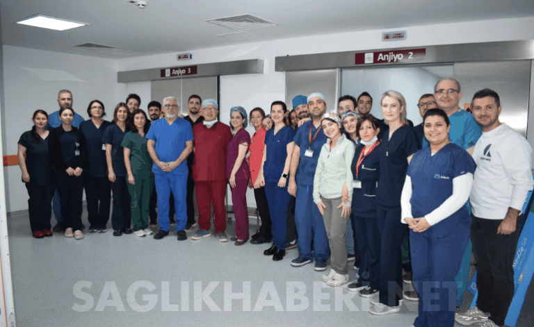 samsunda-tarihi-operasyon-omu-tip-fakultesinde-ilk-kez-ameliyatsiz-kalp-kapagi-mandallama-mitraclip-islemi-yapildi-saglik-haberi-pcdzuWW6.png