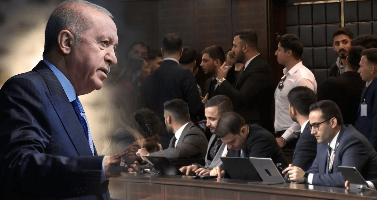 Erdoğan’ın Açıklamaları Sırasında AKP’lilerin Gazetecilere Yönelik Tavrı Gündem Oldu