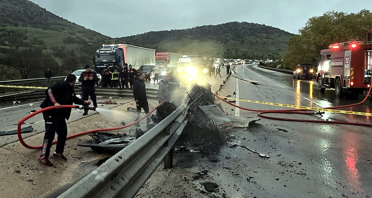 Afyonkarahisar’da Feci Kaza: Araç Alev Alev Yandı, Sürücü Hayatını Kaybetti