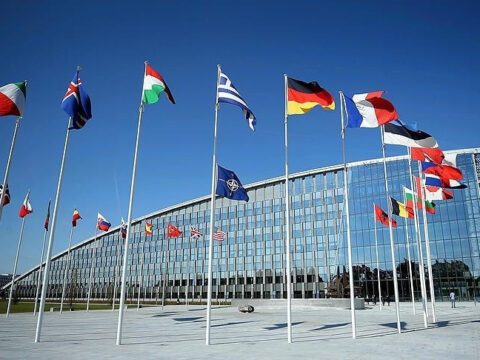NATO, ABD Askerlerinin Avrupa’dan Çekilmesinin Savunma Planlarını Etkilemeyeceğini Açıkladı