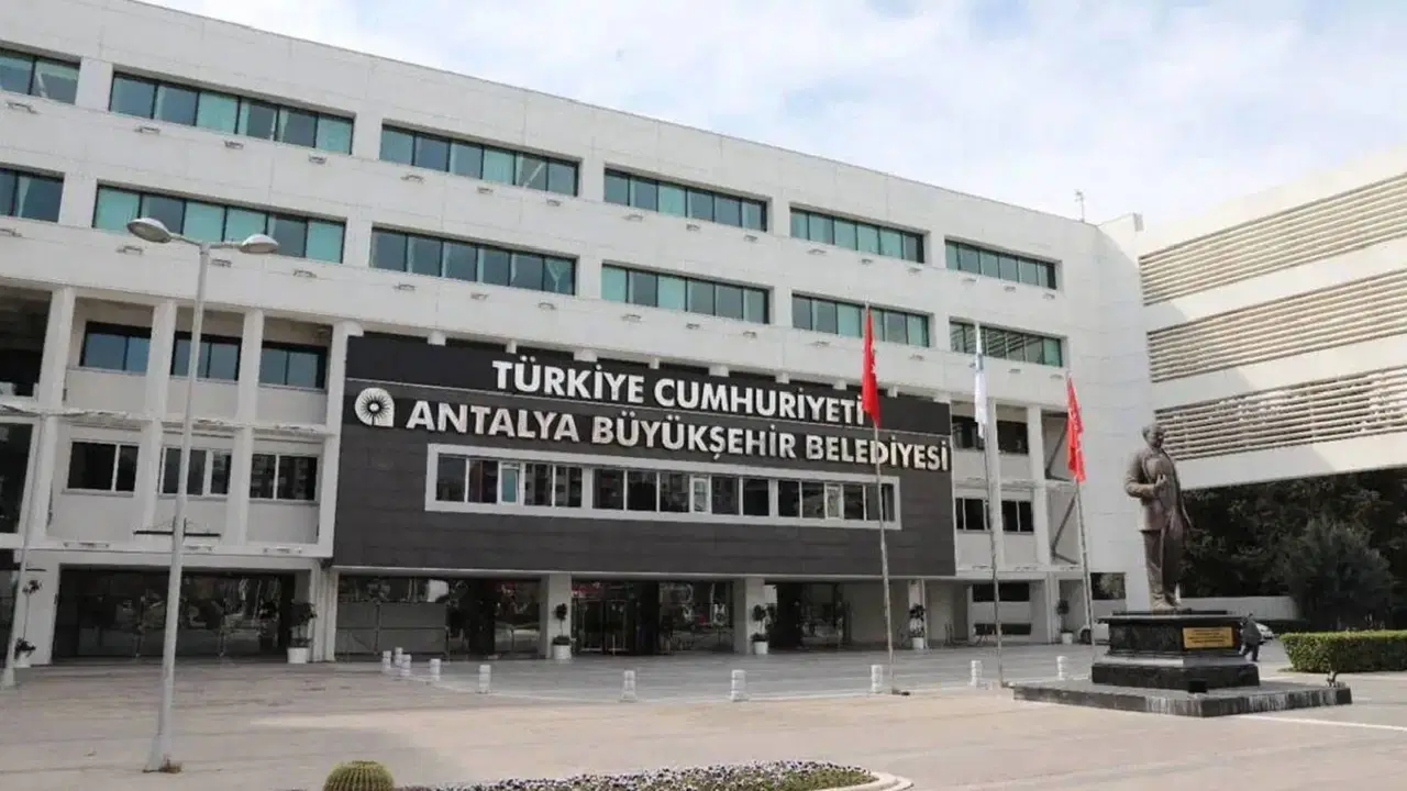 son-dakika-antalya-buyuksehir-belediyesine-yeni-operasyon-dalgasi-cok-sayida-gozalti-var-OTtHWLa1