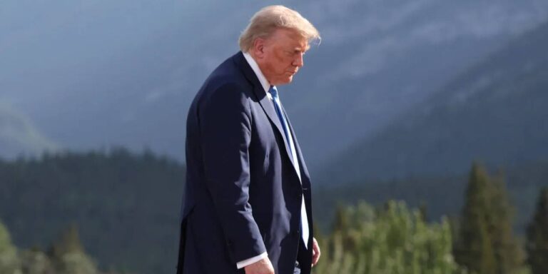 trump-anketlerde-cokuse-gecti-kendi-secmeni-bile-desteklemiyor-T739HuBS